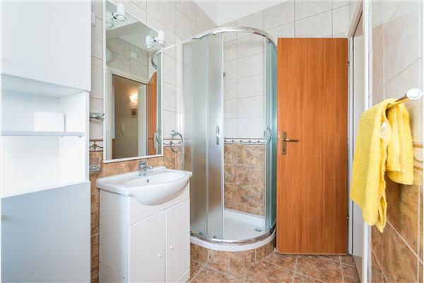 Apartment A7, for 6 persons