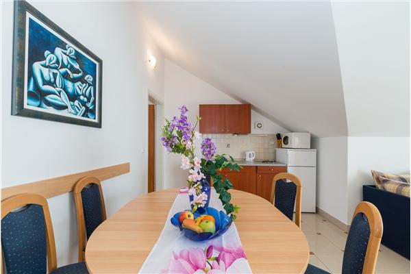 Apartment A9, for 6 persons