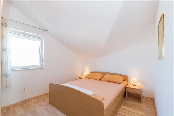 Apartment A9, for 6 persons