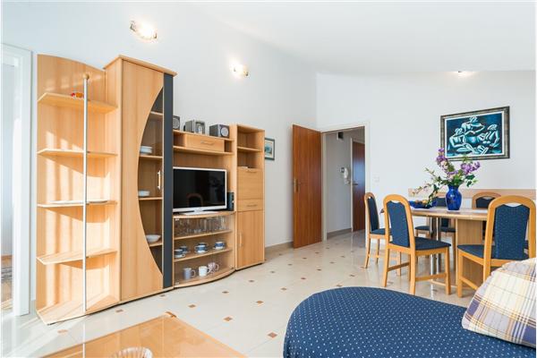 Apartment A9, for 6 persons