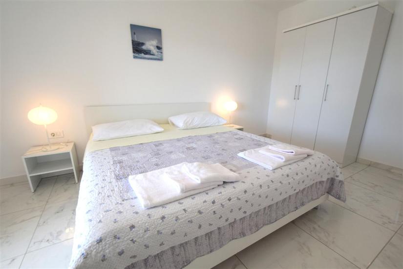 House A1, for 10 persons