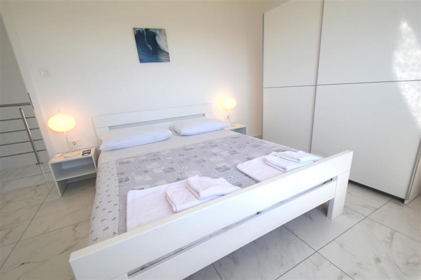 House A1, for 10 persons