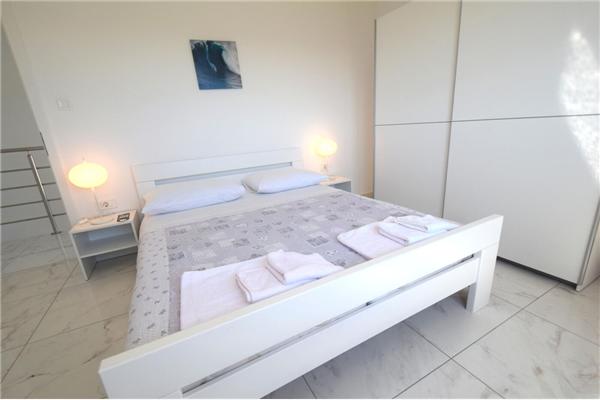 House A1, for 10 persons