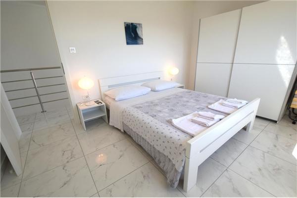 House A1, for 10 persons