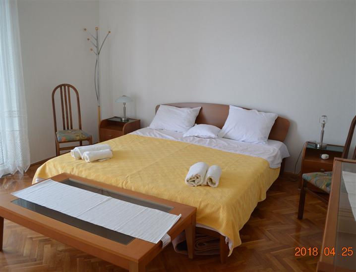 Apartment A1, for 5 persons