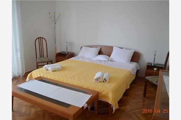 Apartment A1, for 5 persons