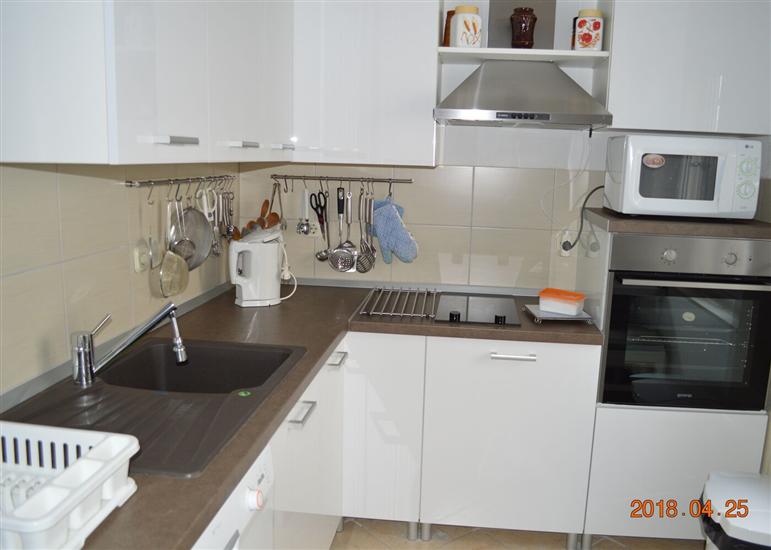 Apartment A1, for 5 persons