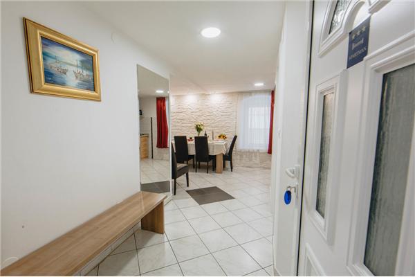 Apartment A1, for 5 persons