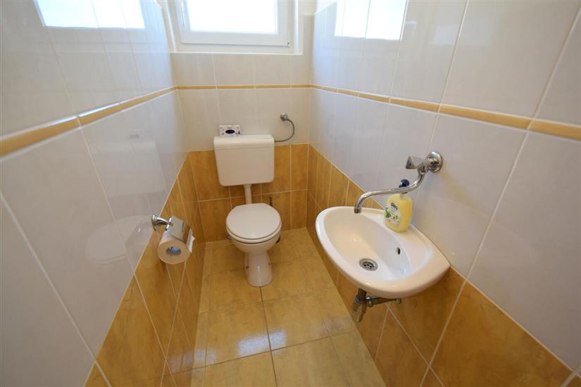 Apartment A1, for 6 persons