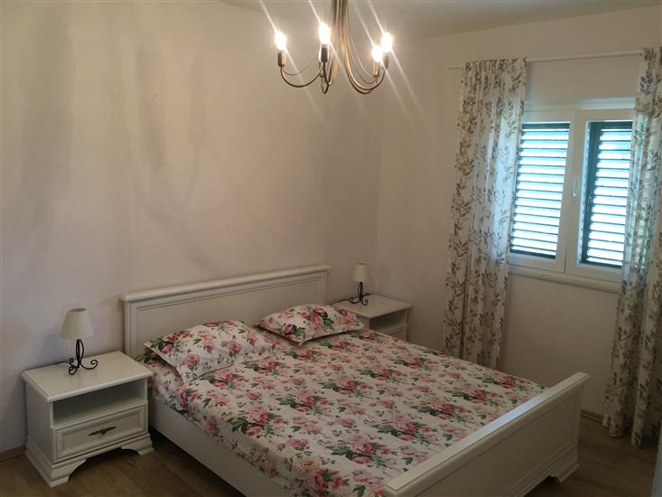 Apartment A1, for 5 persons