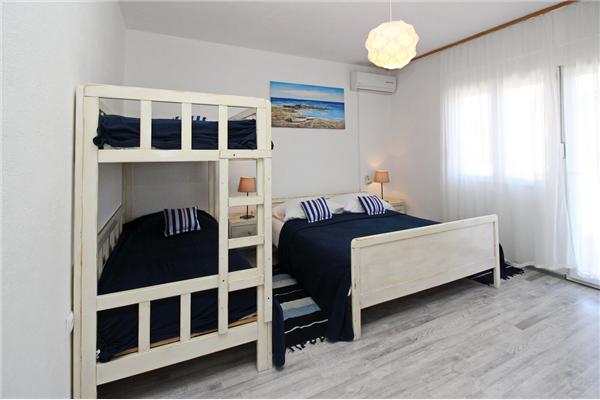 Apartment A3, for 6 persons