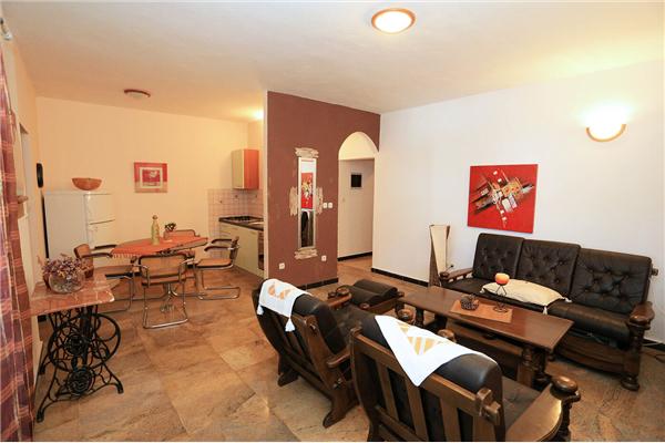 House K1, for 8 persons