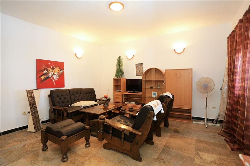 House K1, for 8 persons