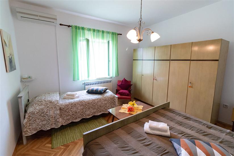 Apartment A2, for 5 persons