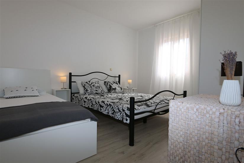 Apartment A1, for 5 persons