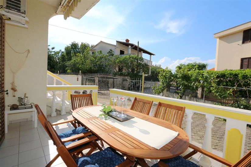 Apartment A1, for 5 persons