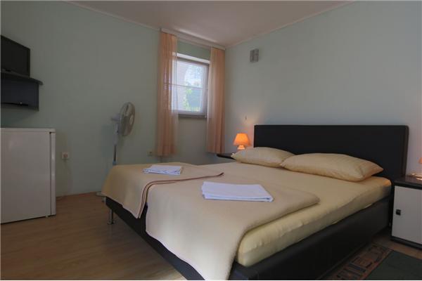 Room A3, for 2 persons