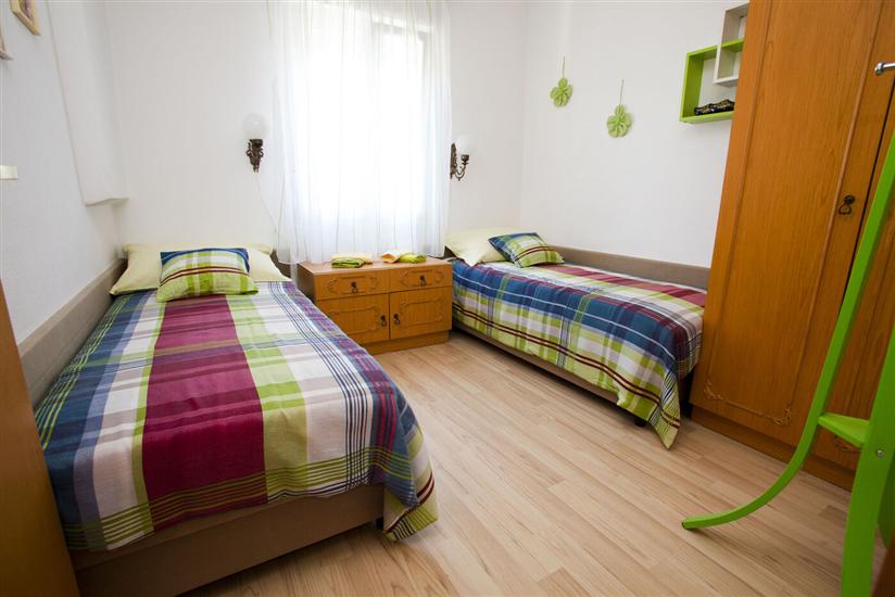 Apartment A1, for 5 persons