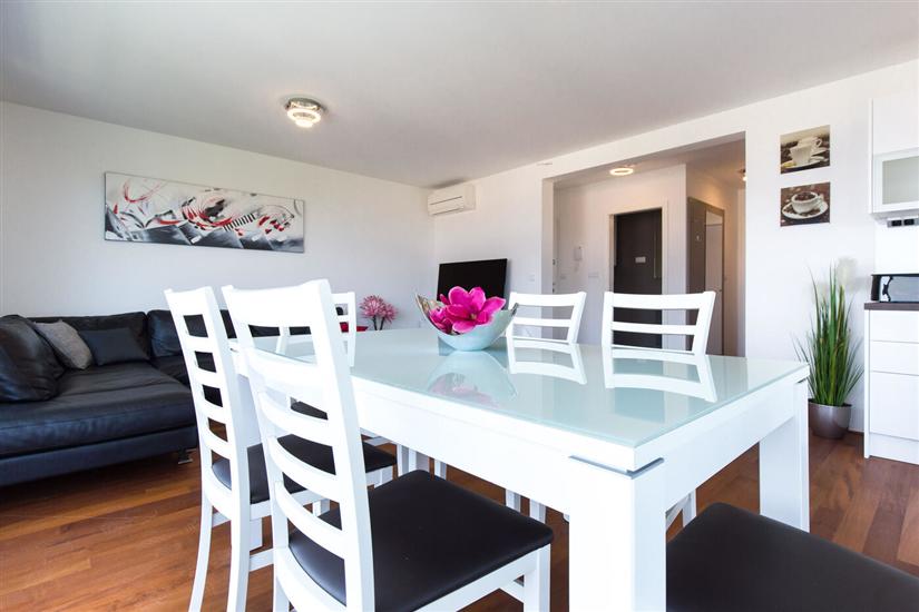 Apartment A2, for 5 persons