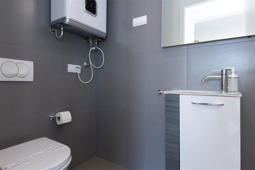 Apartment A2, for 5 persons