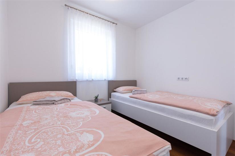 Apartment A2, for 5 persons