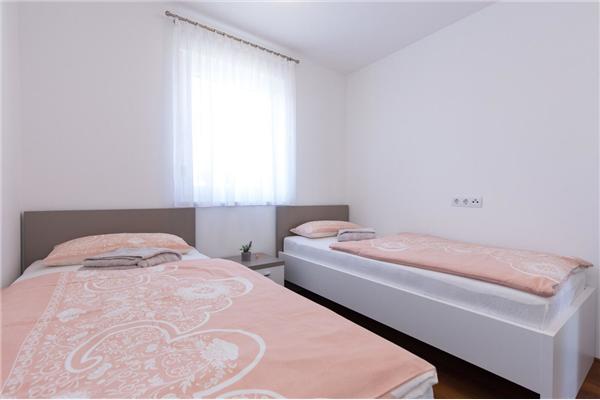 Apartment A2, for 5 persons