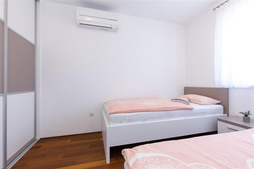 Apartment A2, for 5 persons