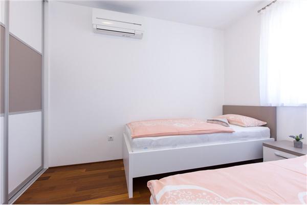 Apartment A2, for 5 persons