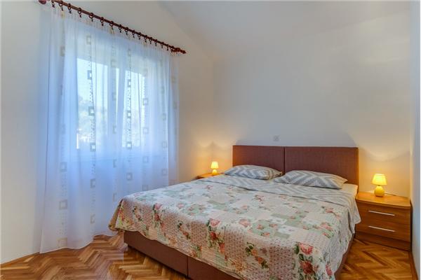 Apartment A1, for 5 persons