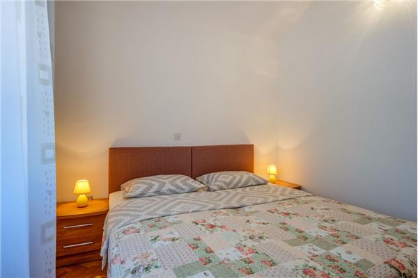 Apartment A1, for 5 persons