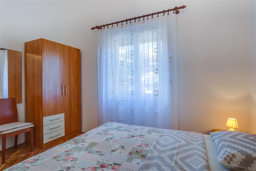 Apartment A1, for 5 persons