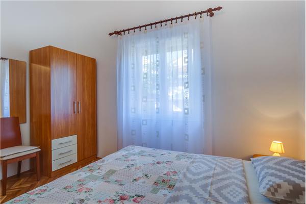 Apartment A1, for 5 persons