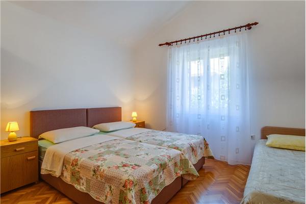 Apartment A1, for 5 persons