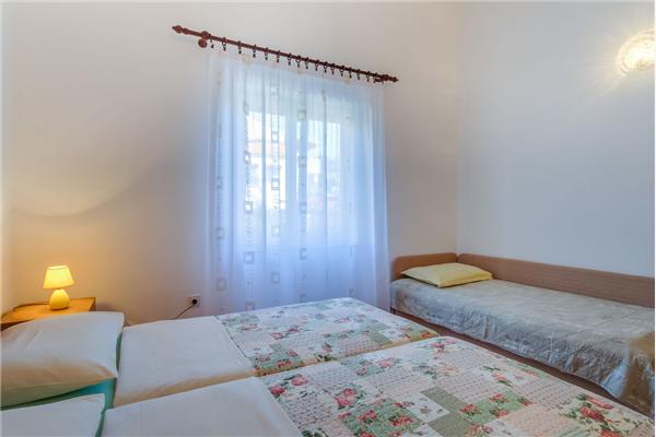 Apartment A1, for 5 persons