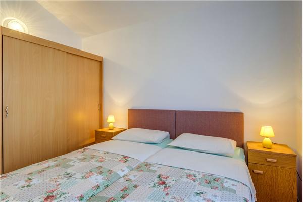 Apartment A1, for 5 persons