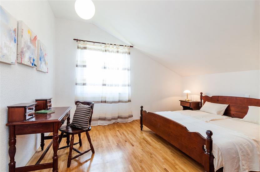 House K1, for 10 persons