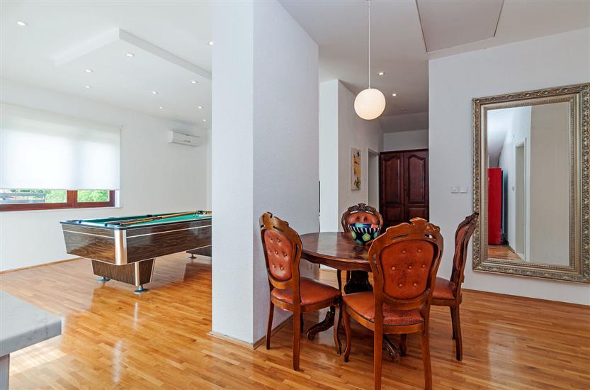 House K1, for 10 persons