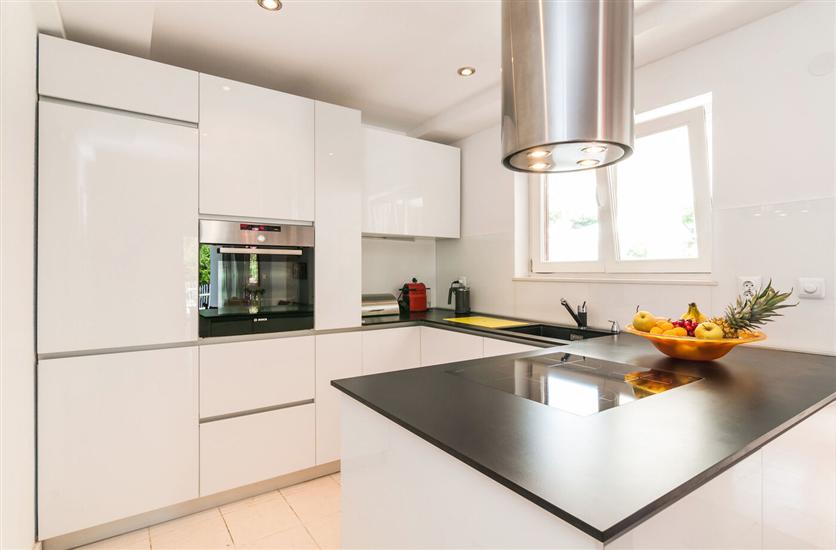 House K1, for 10 persons