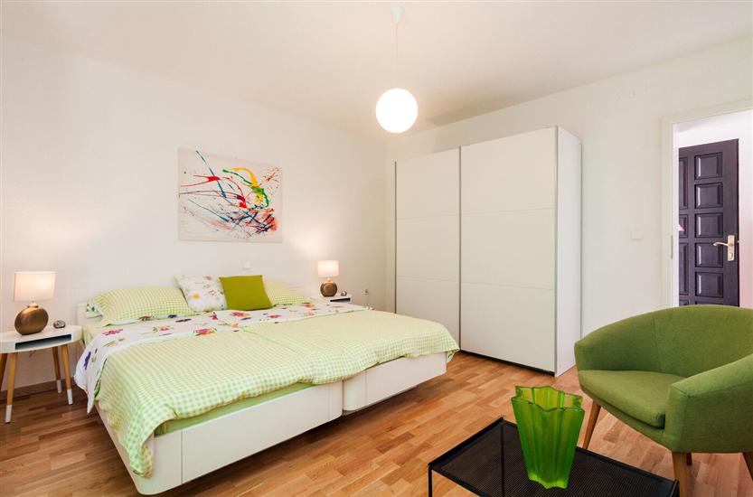 House K1, for 10 persons