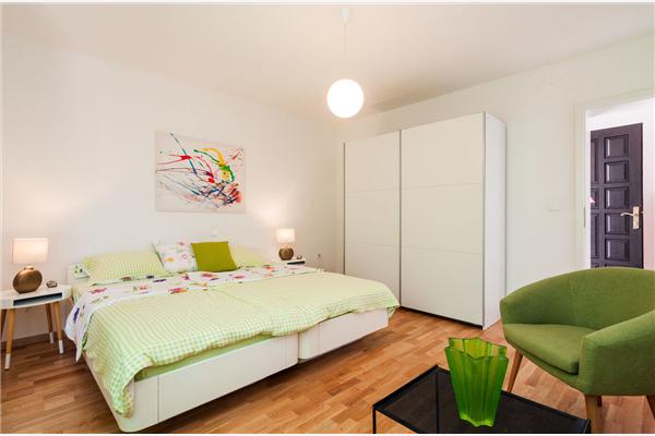 House K1, for 10 persons