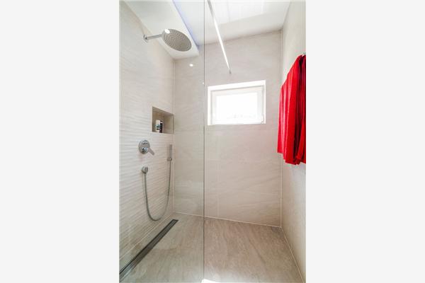 House K1, for 10 persons