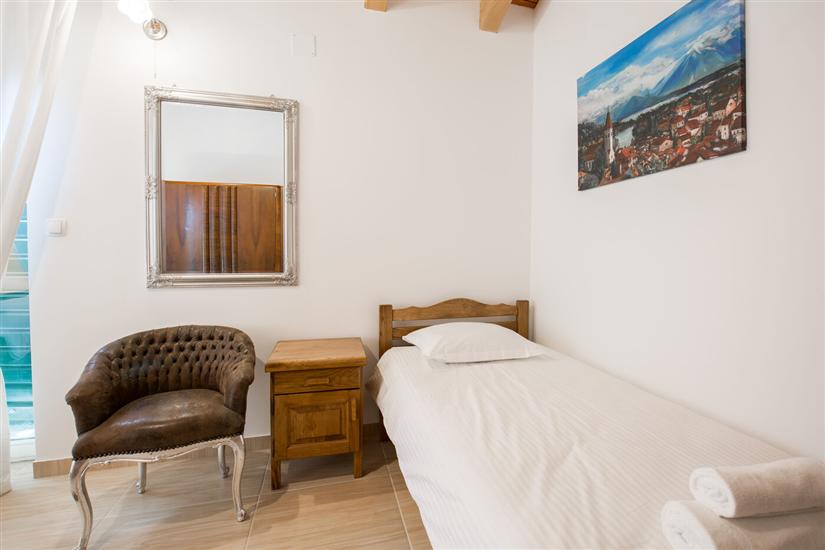 House K1, for 8 persons