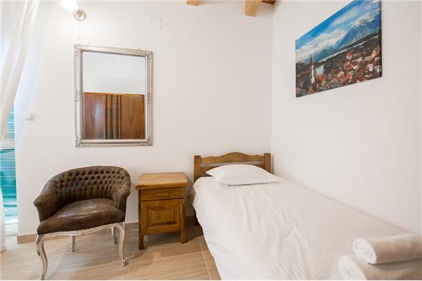 House K1, for 8 persons