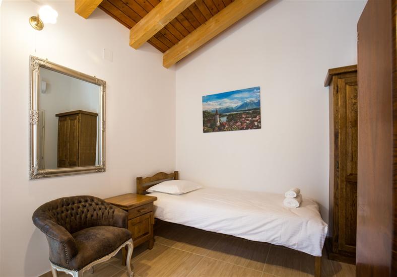 House K1, for 8 persons