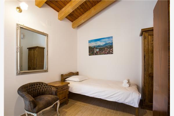 House K1, for 8 persons