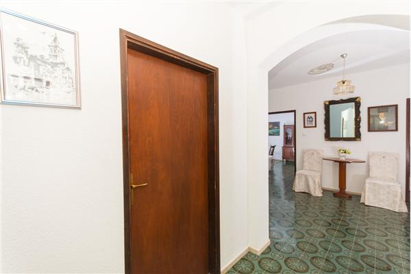 Apartment A1, for 6 persons