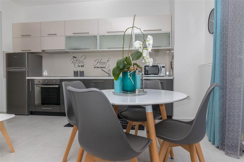 Apartment A7, for 4 persons