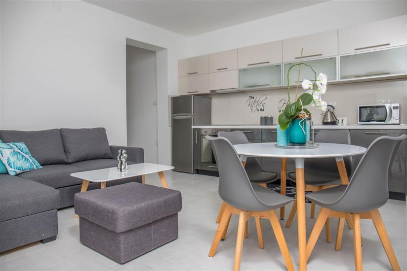 Apartment A7, for 4 persons