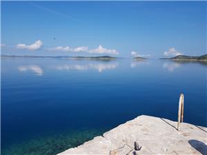 Kuća na osami Sjevernodalmatinski otoci,RezervirajSitOd 300 €