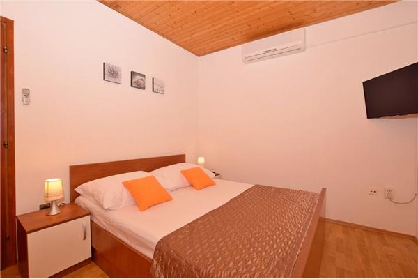 Apartment A2, for 4 persons